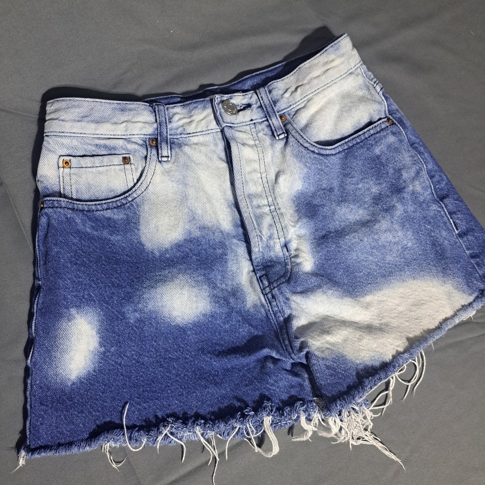 Pacsun SZ 26 Ultra High Rise Vintage Short Bleach Wash Raw Hem Denim Shorts